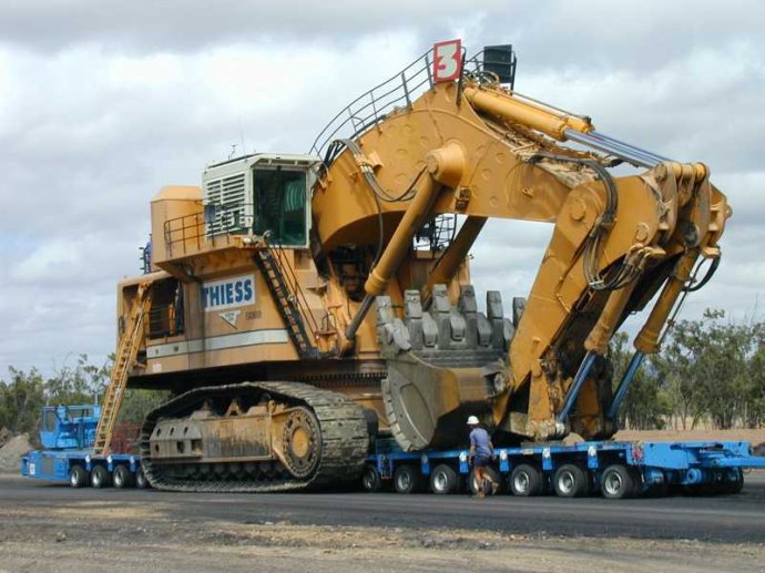 整体运输liebherr r996矿用挖掘机